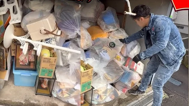 不用品回収の作業のようす